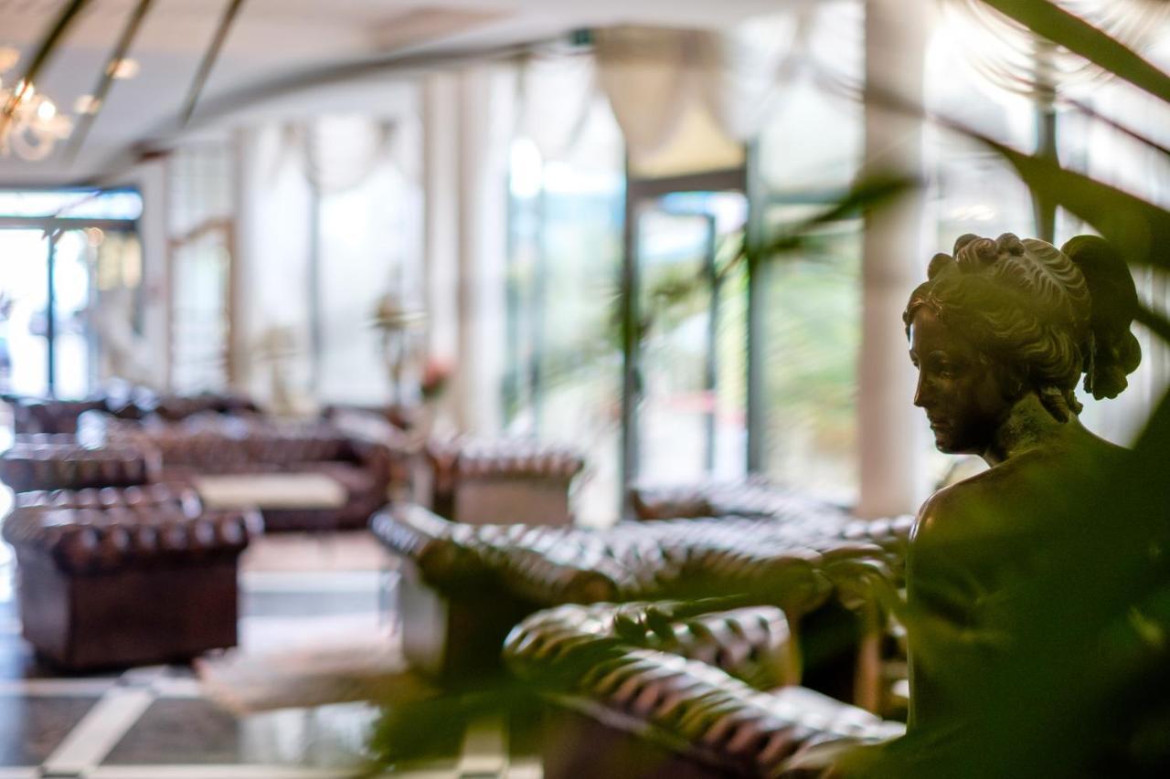 Hotel Bristol بيلاريا-إيجيا مارينا المظهر الخارجي الصورة