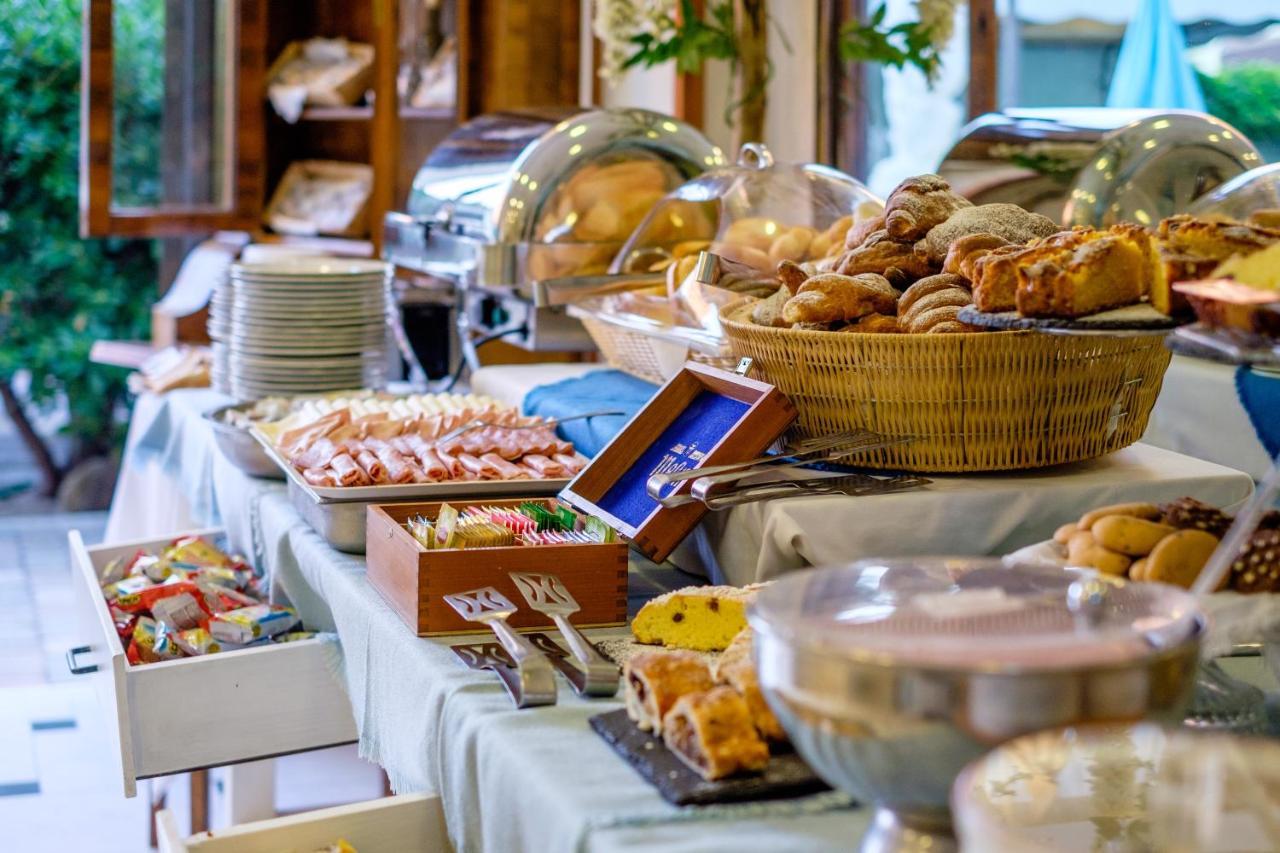 Hotel Bristol بيلاريا-إيجيا مارينا المظهر الخارجي الصورة