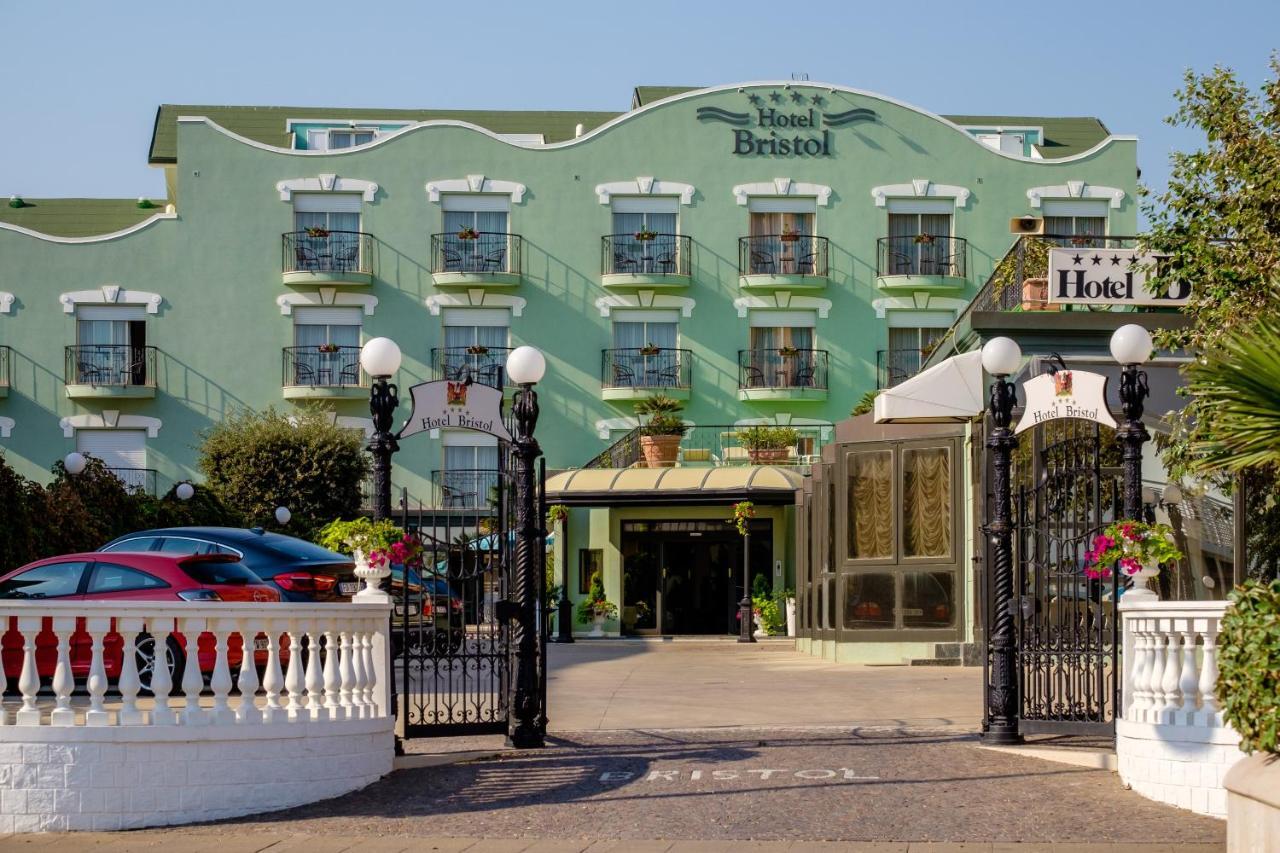 Hotel Bristol بيلاريا-إيجيا مارينا المظهر الخارجي الصورة