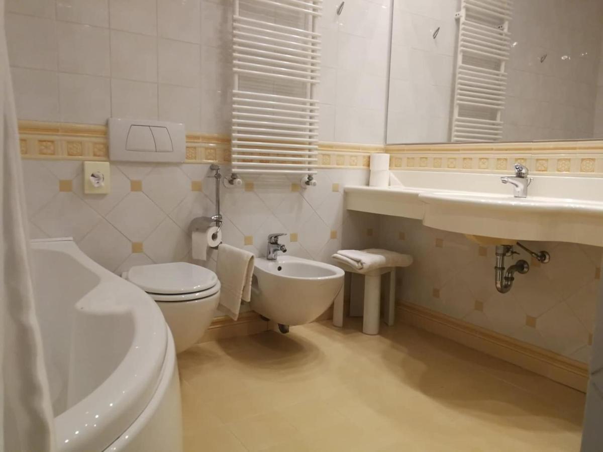 Hotel Bristol بيلاريا-إيجيا مارينا المظهر الخارجي الصورة