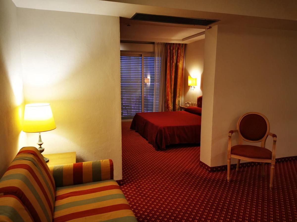 Hotel Bristol بيلاريا-إيجيا مارينا المظهر الخارجي الصورة