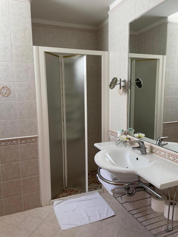 Hotel Bristol بيلاريا-إيجيا مارينا المظهر الخارجي الصورة