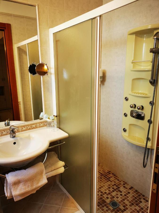 Hotel Bristol بيلاريا-إيجيا مارينا المظهر الخارجي الصورة