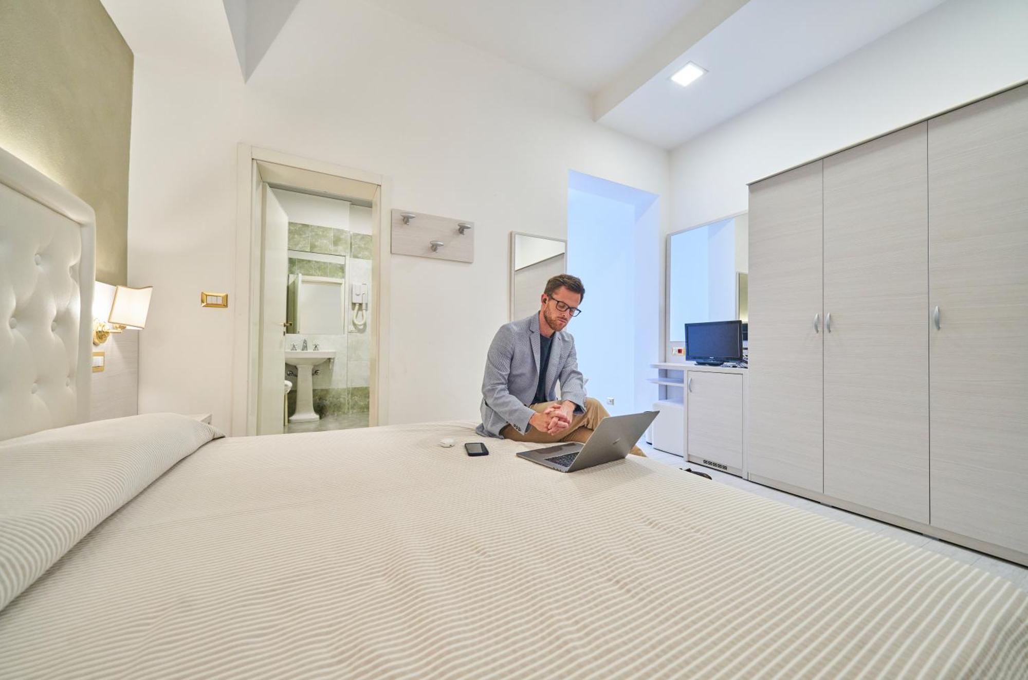 Hotel Bristol بيلاريا-إيجيا مارينا المظهر الخارجي الصورة
