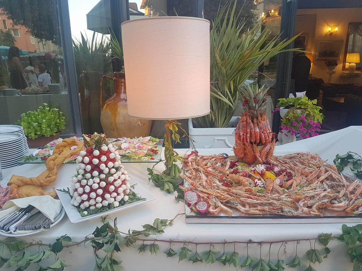 Hotel Bristol بيلاريا-إيجيا مارينا المظهر الخارجي الصورة